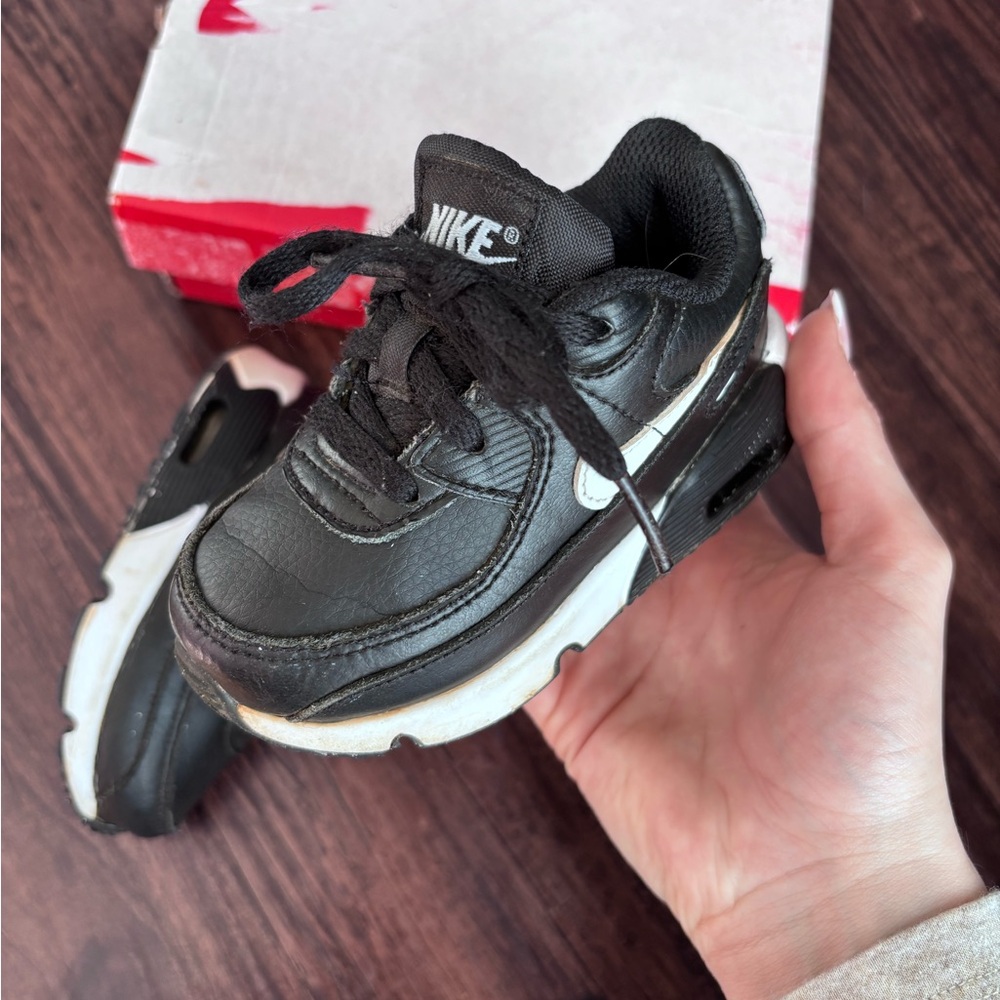 Nike Air Max Toddler 6C Black and White